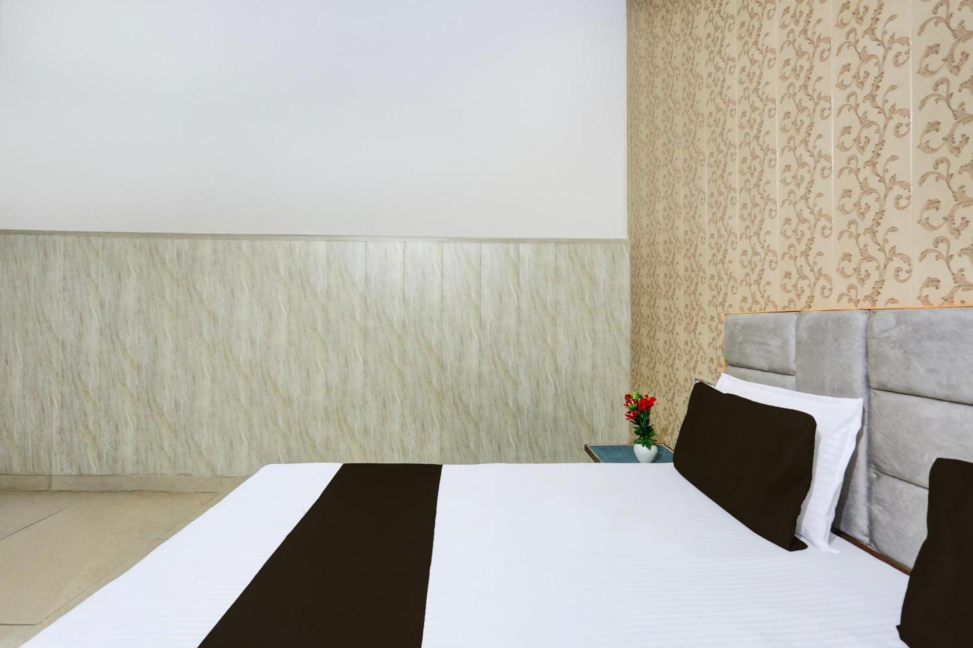 Hotel O Vk Palace Агра Екстер'єр фото