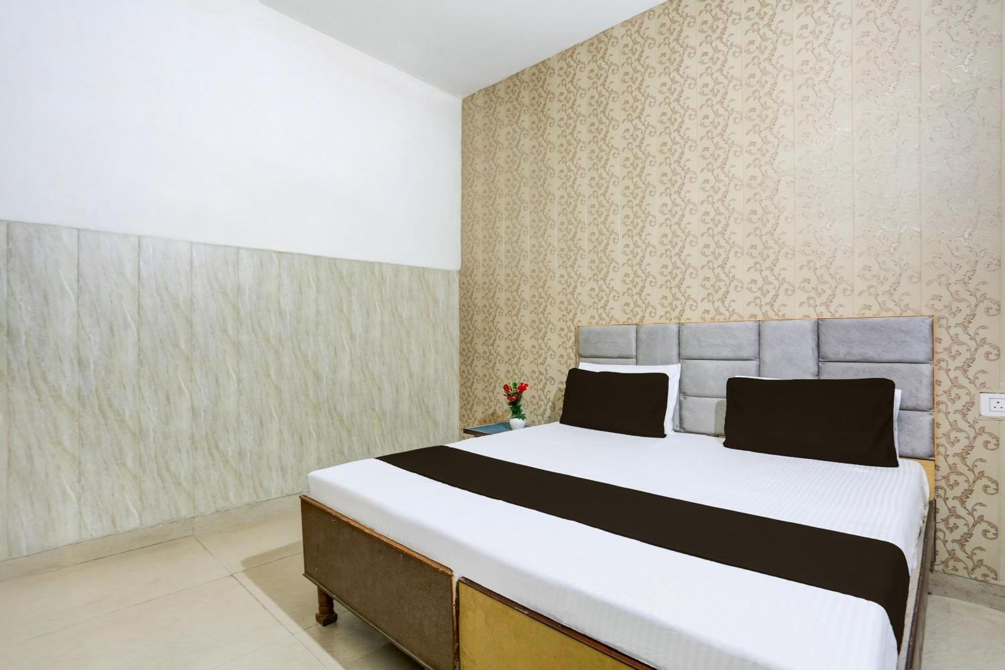 Hotel O Vk Palace Агра Екстер'єр фото